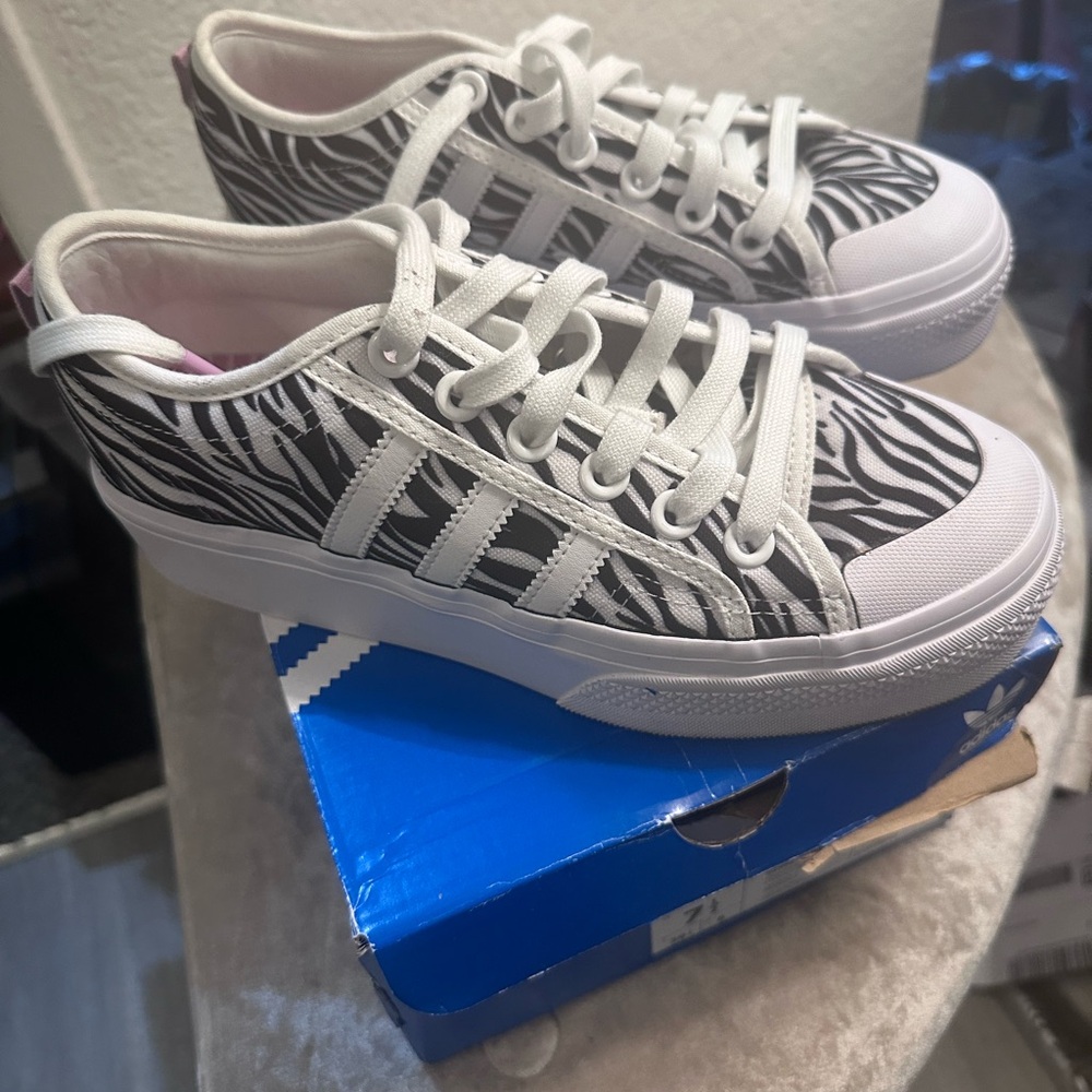 Woman white adidas